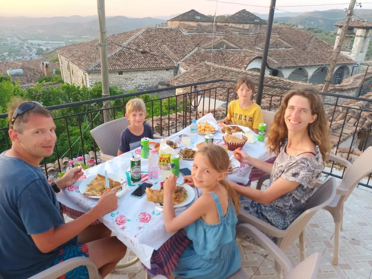 Guest House Luli Berat Appartement